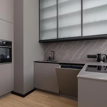 With Access To Sauna And Gym In The Centre By Renters Apartmán Katovice